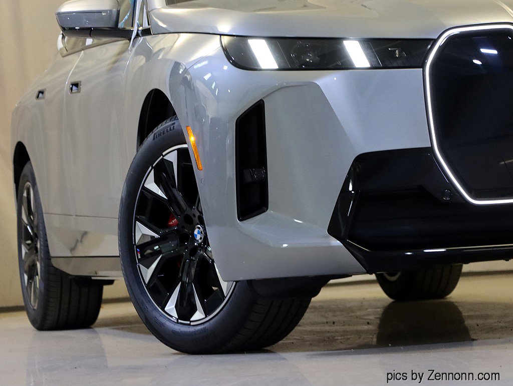 Used 2026 BMW iX xDrive45 w/ M Sport Package image 4