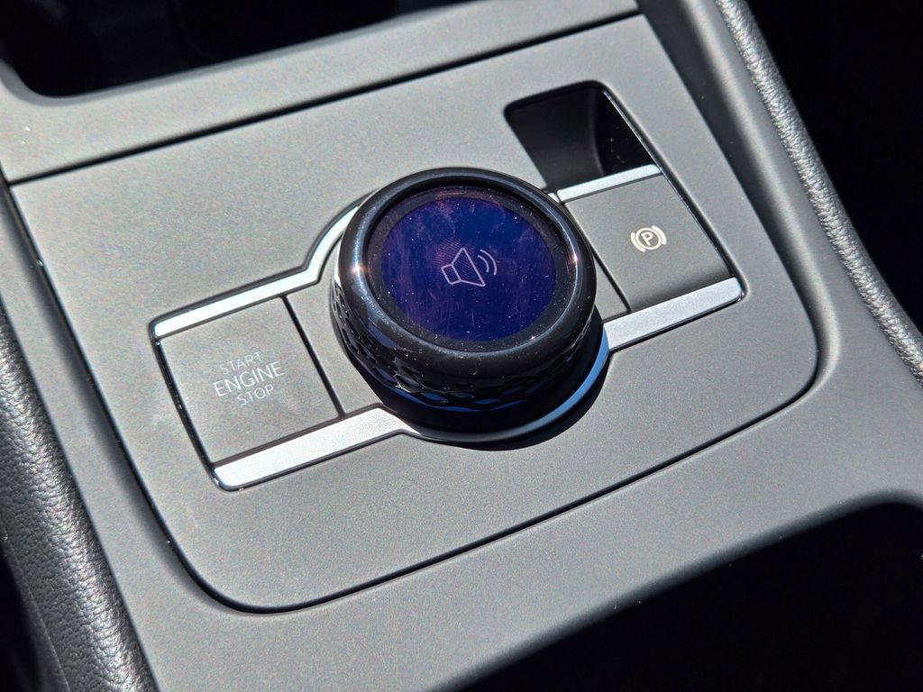 Certified 2025 Volkswagen Tiguan S FWD image 21