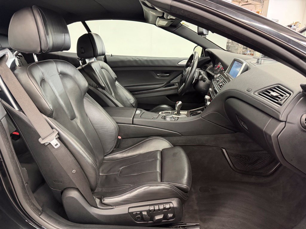 Used 2015 BMW M6 Convertible RWD image 10