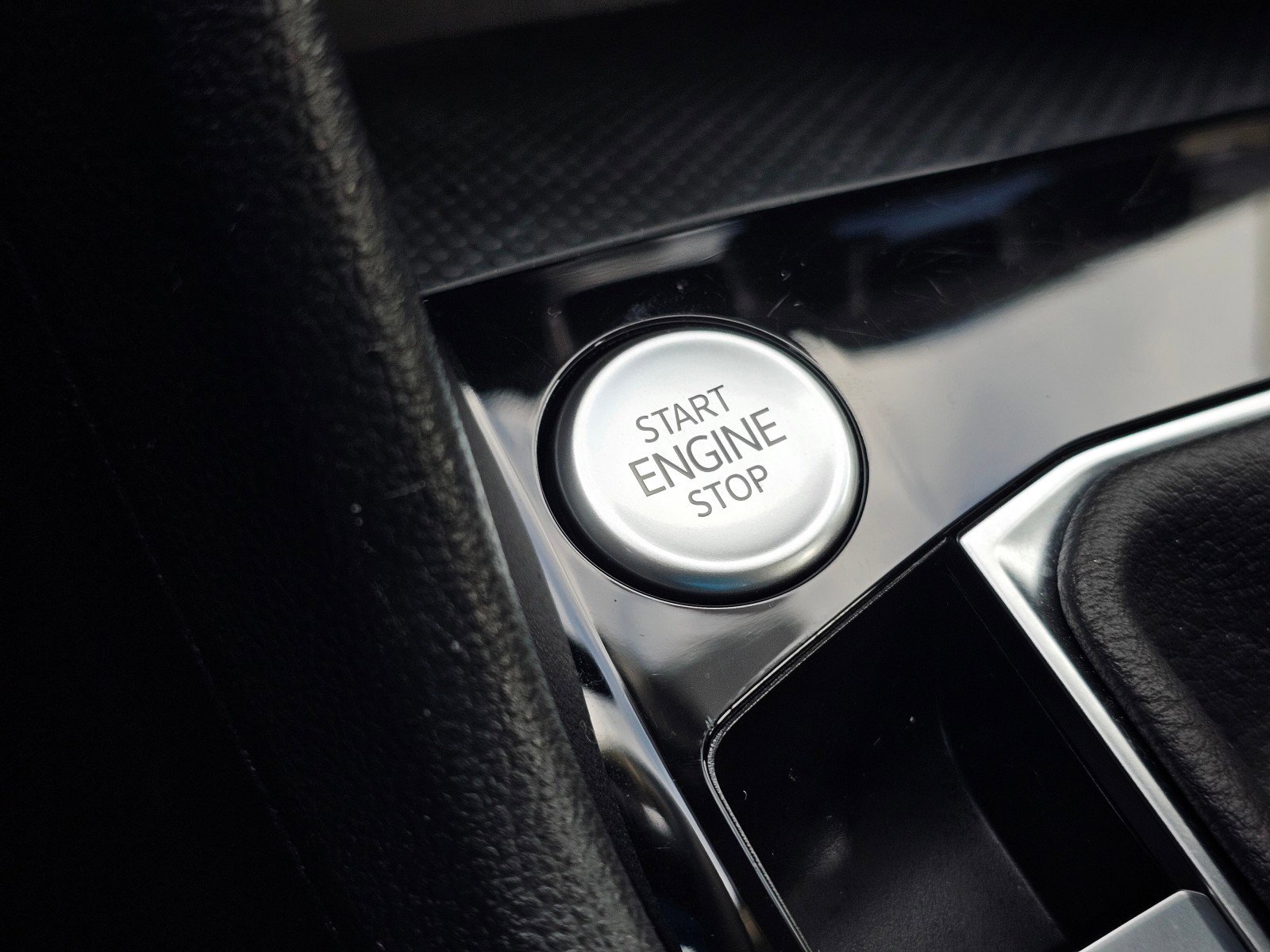 Used 2024 Volkswagen Taos S image 38