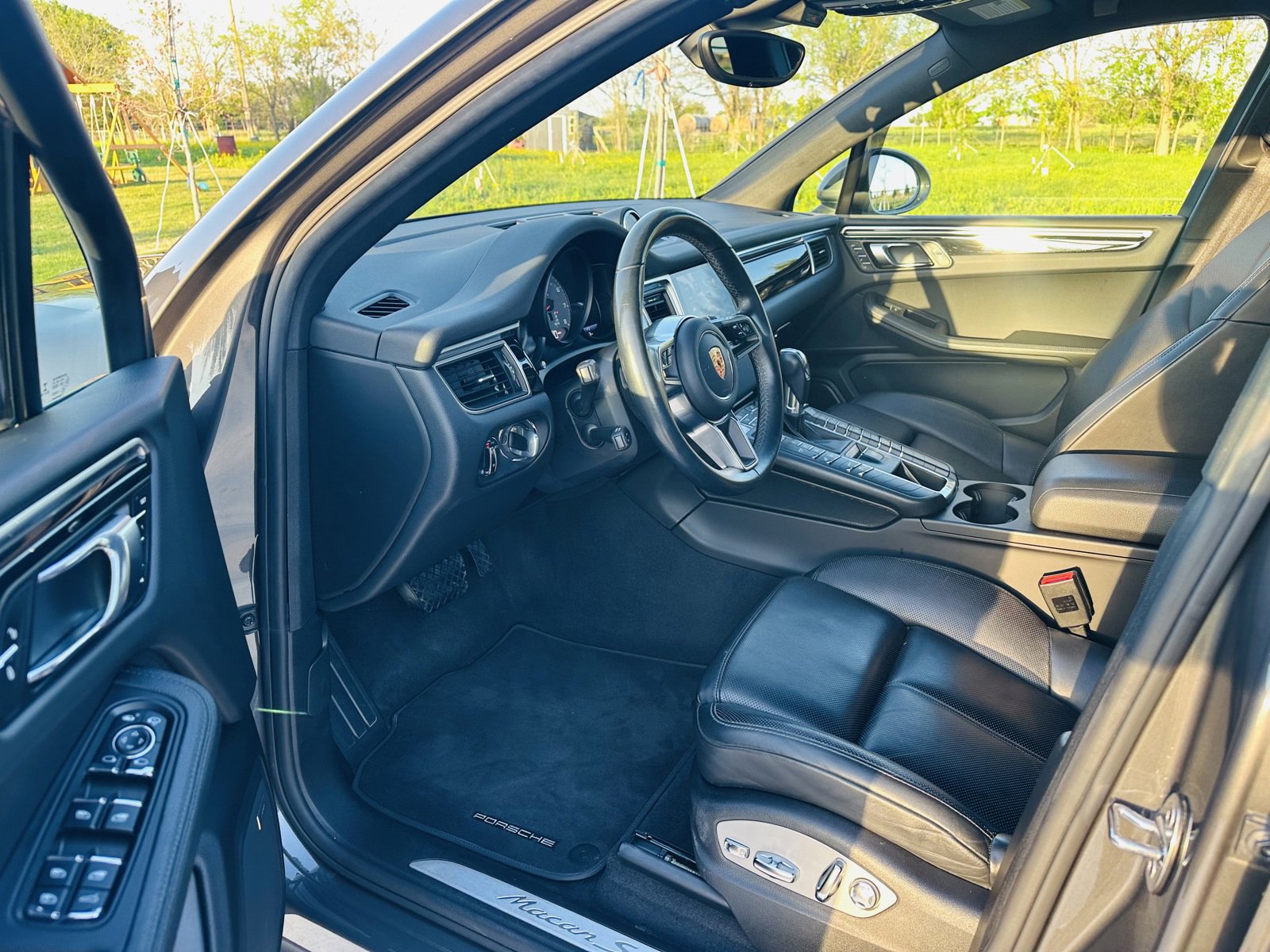 Used 2018 Porsche Macan S image 5