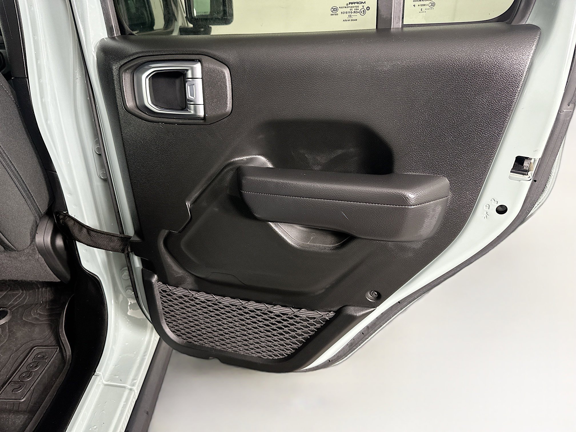 Used 2023 Jeep Wrangler Unlimited w/ 8.4" Radio Group AWD/4WD image 29