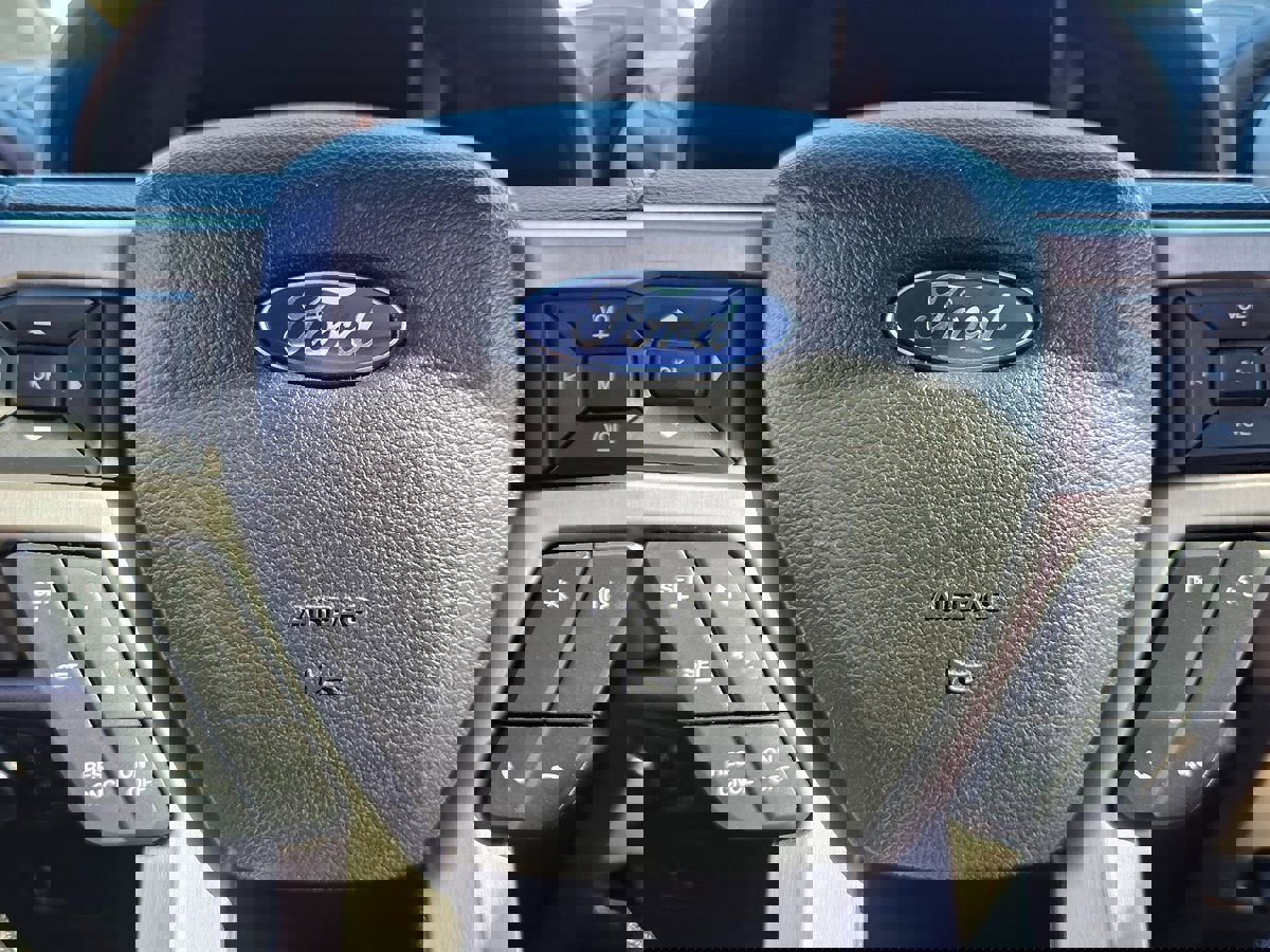 Used 2015 Ford F150 Platinum w/ Equipment Group 701A Luxury image 35