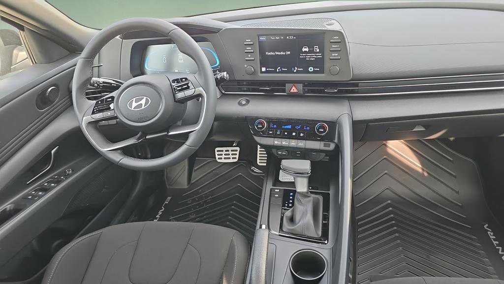 New 2026 Hyundai Elantra Sport FWD image 11