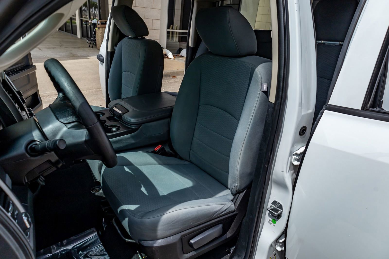 Used 2017 RAM 1500 Express RWD image 26