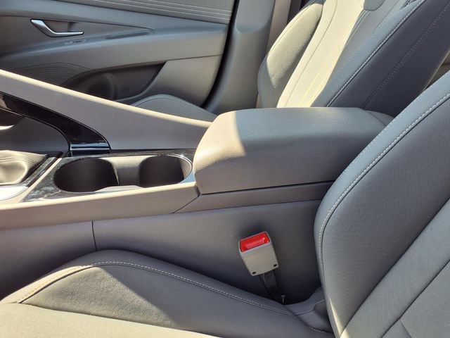 Used 2025 Hyundai Elantra SEL FWD image 52