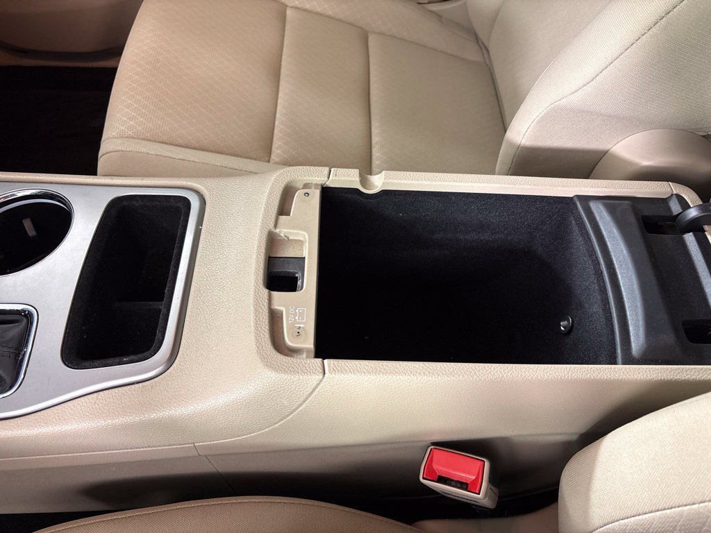 Used 2022 Jeep Grand Cherokee Laredo E RWD image 38