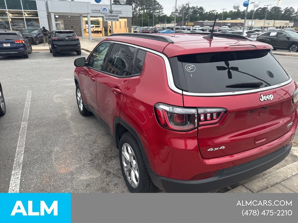 Used 2025 Jeep Compass Latitude AWD/4WD image 12