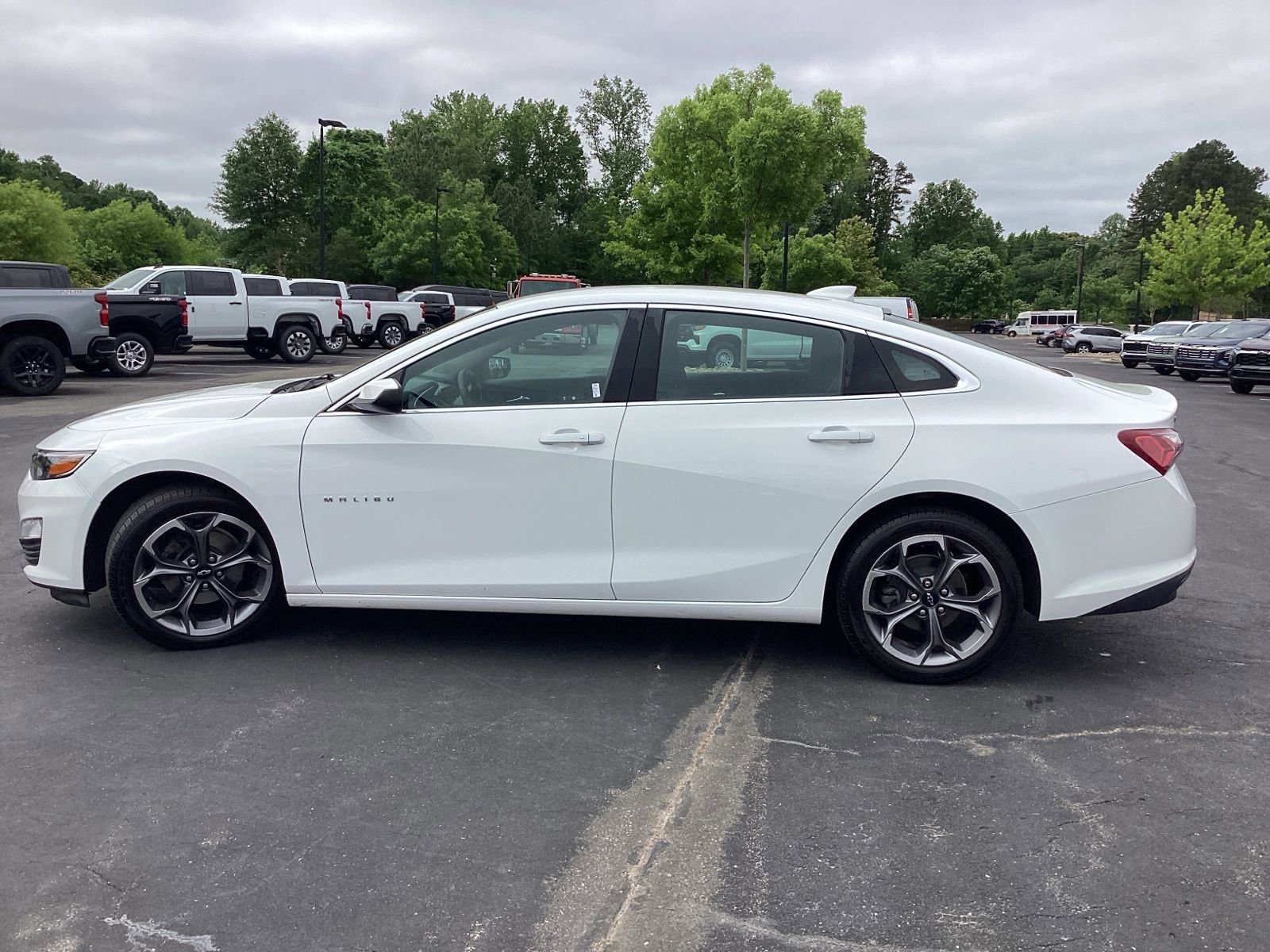 Used 2021 Chevrolet Malibu LT FWD image 6