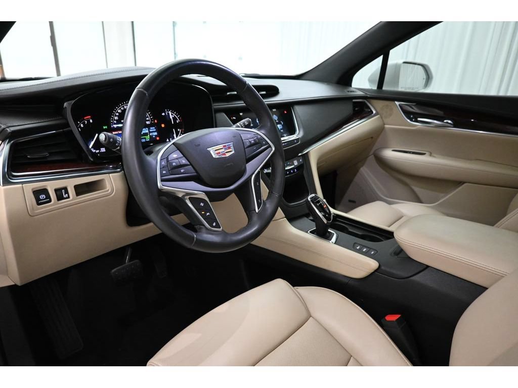 Used 2018 Cadillac XT5 Luxury w/ Driver Awareness Package AWD/4WD image 34