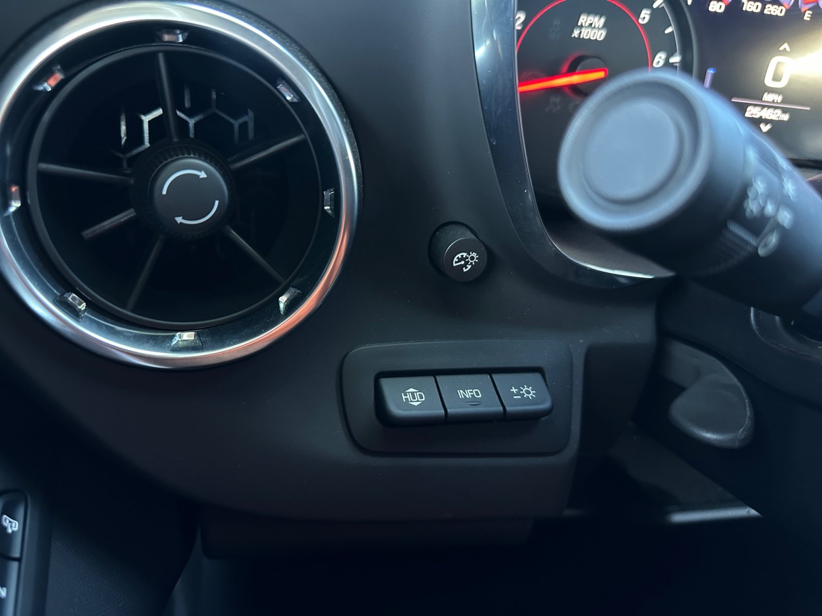 Used 2020 Chevrolet Camaro SS RWD image 18
