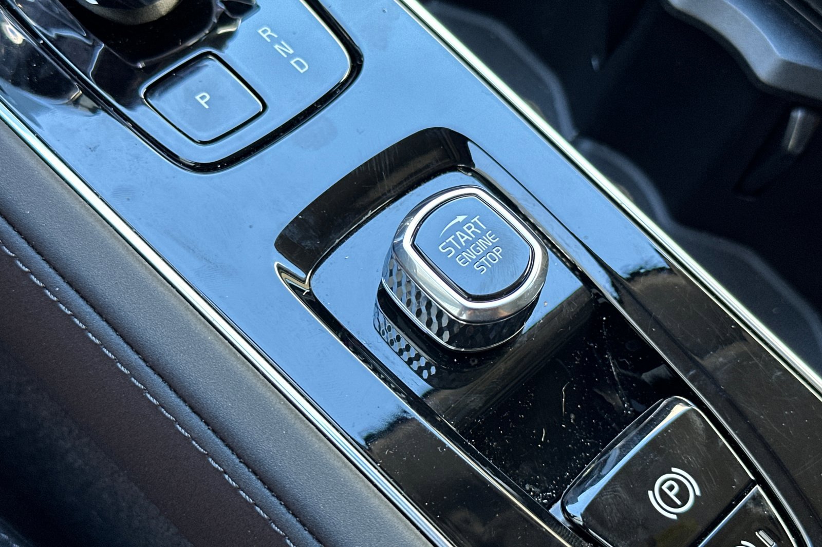 Certified 2025 Volvo XC90 B5 Core w/ Protection Package Premier image 25