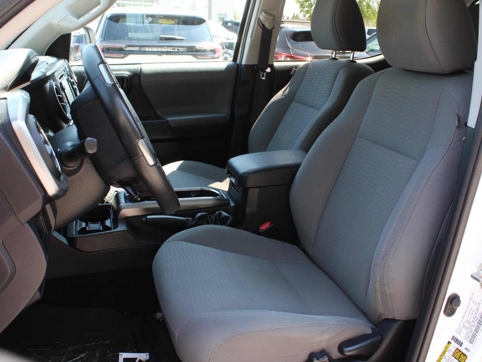 Used 2019 Toyota Tacoma SR5 AWD/4WD image 14