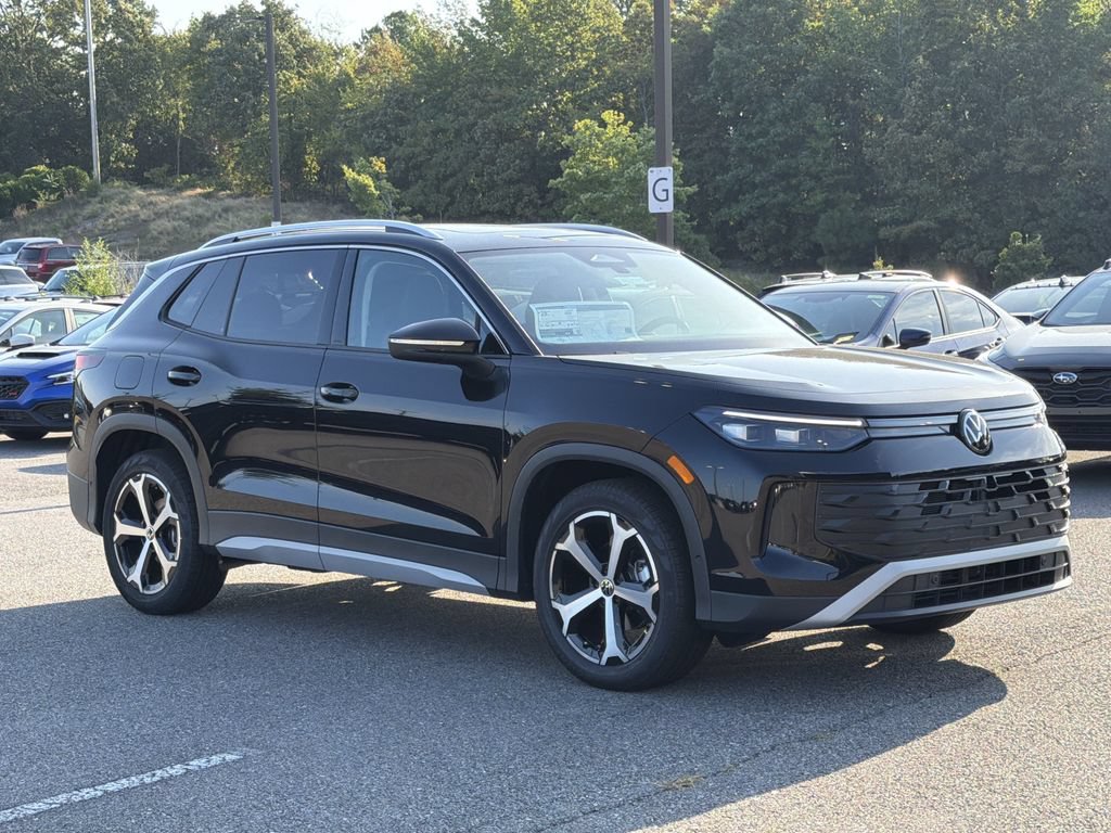 New 2026 Volkswagen Tiguan SE FWD image 7