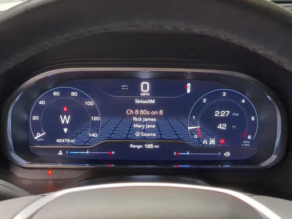 Used 2023 GMC Yukon SLT w/ SLT Premium Package image 32