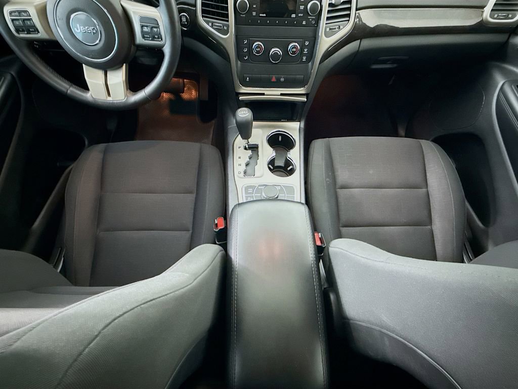 Used 2012 Jeep Grand Cherokee Laredo w/ Laredo E Group image 15