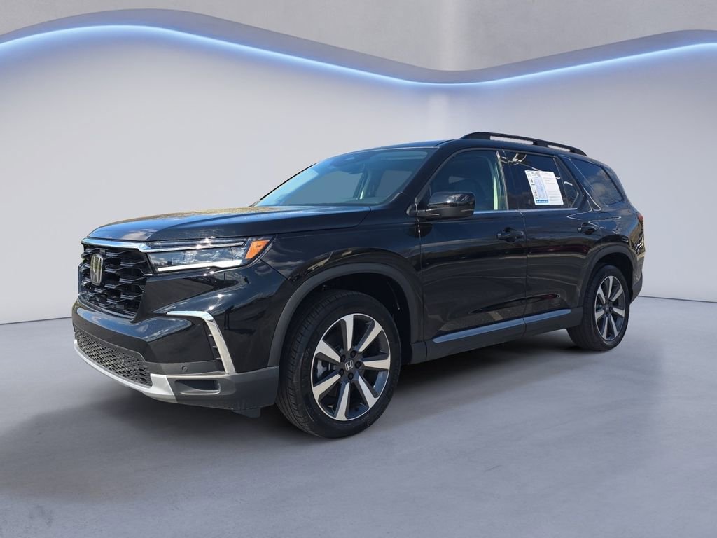 Certified 2025 Honda Pilot Touring