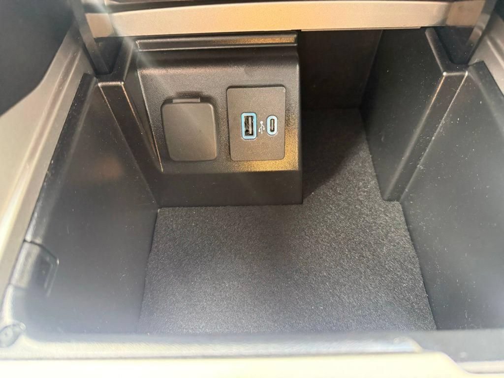 Used 2023 Ford Explorer XLT w/ Equipment Group 202A AWD/4WD image 12