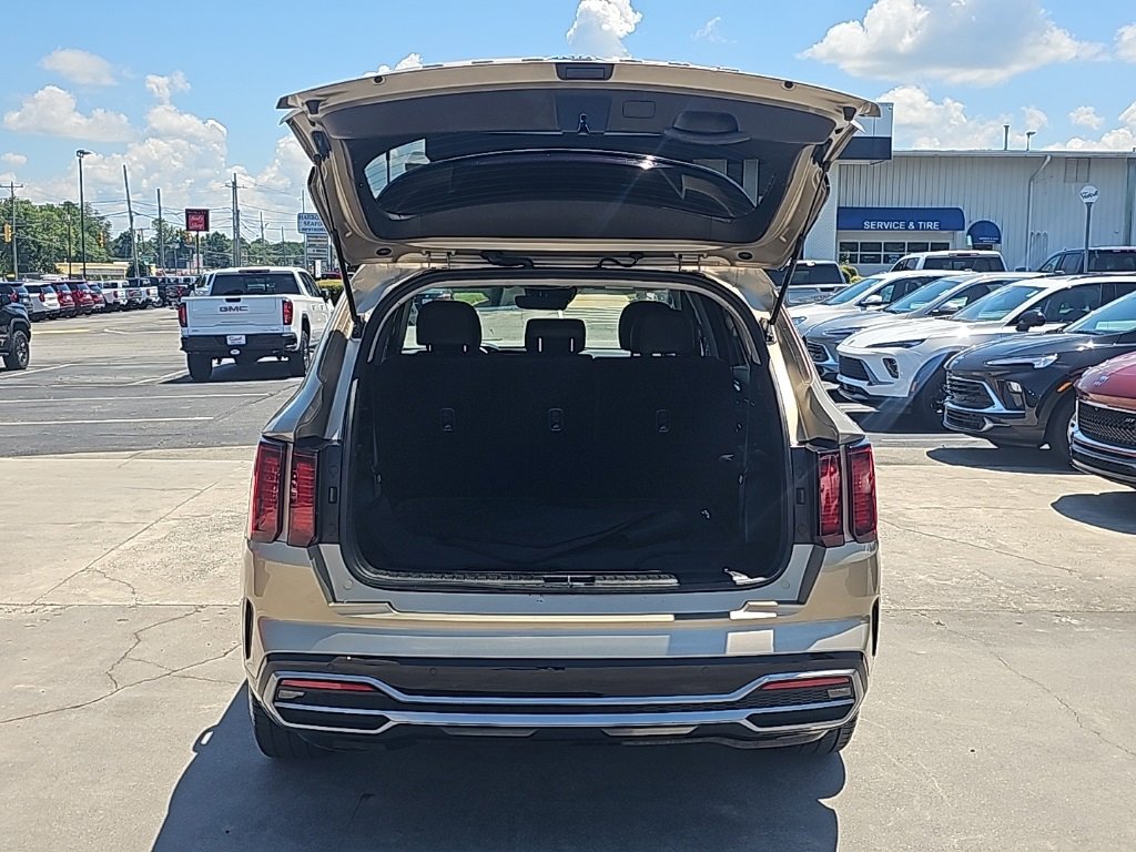 Used 2021 Kia Sorento S image 5