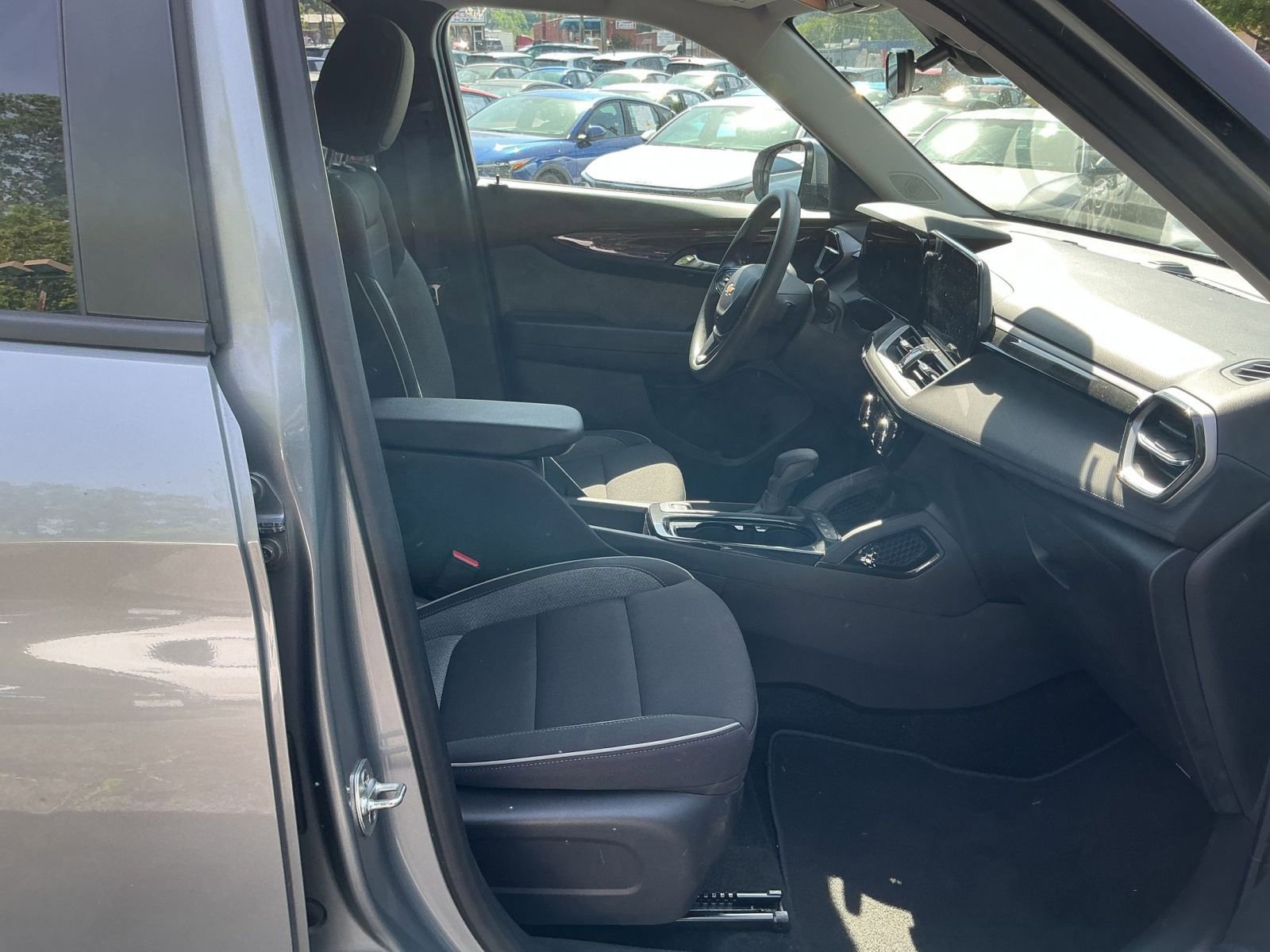 Used 2025 Chevrolet TrailBlazer LT AWD/4WD image 22