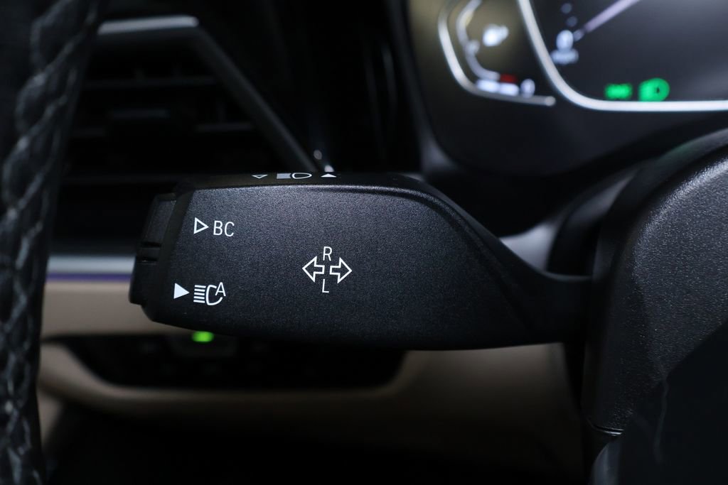 Used 2021 BMW 330i xDrive Sedan w/ Convenience Package image 26