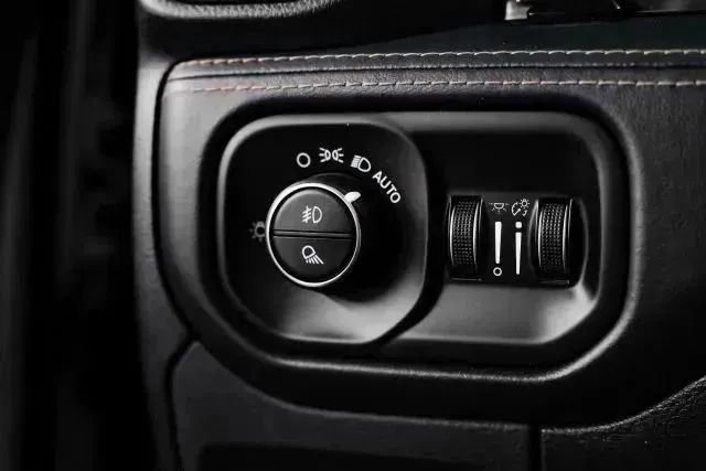 Used 2019 RAM 1500 Limited w/ Advanced Safety Group AWD/4WD image 27