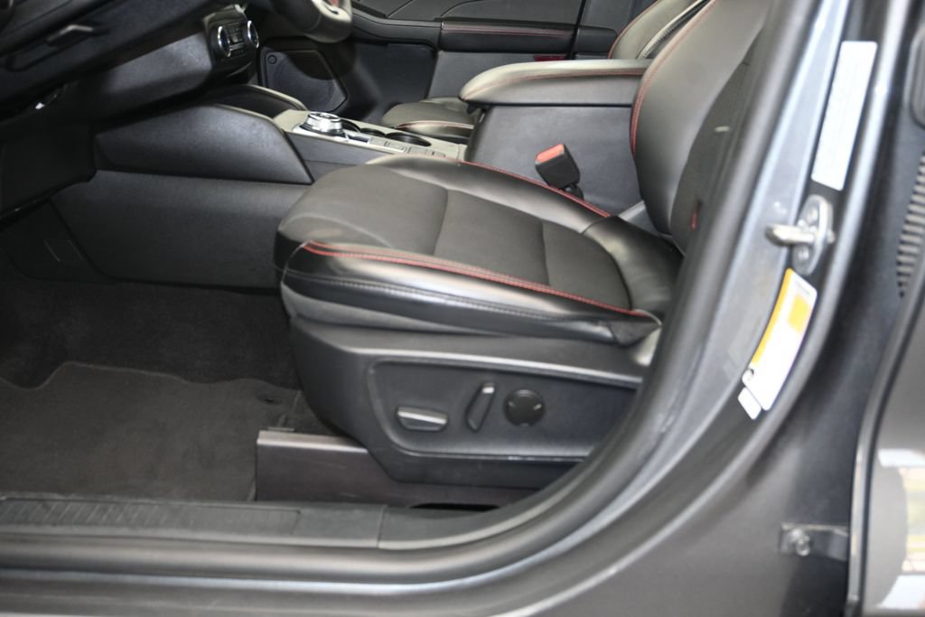 Used 2025 Ford Escape ST-Line Select AWD/4WD image 21