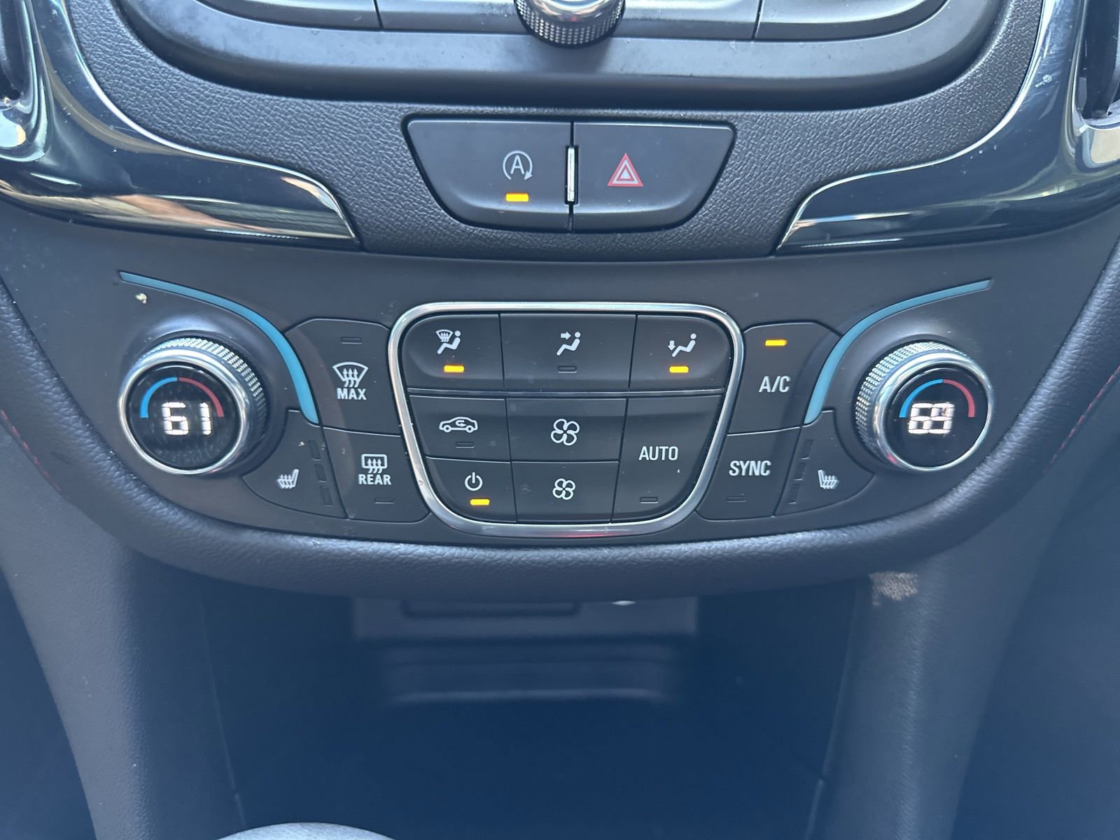 Used 2024 Chevrolet Equinox RS AWD/4WD image 25