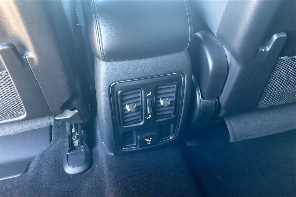 Used 2019 Jeep Grand Cherokee Laredo image 34