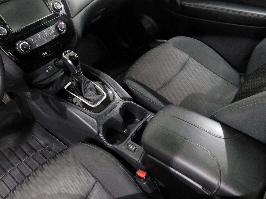 Used 2020 Nissan Rogue SV AWD/4WD image 46