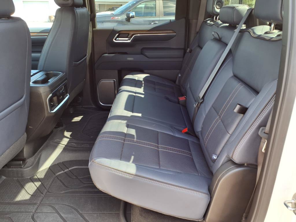 Certified 2024 Chevrolet Silverado 1500 High Country w/ Technology Package AWD/4WD image 16
