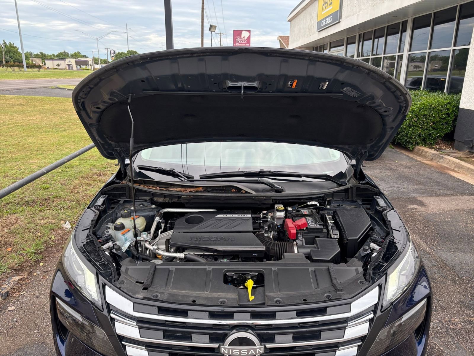 Used 2025 Nissan Rogue SV AWD/4WD image 34