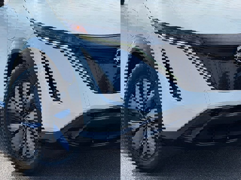 Used 2023 Nissan Ariya FWD image 4