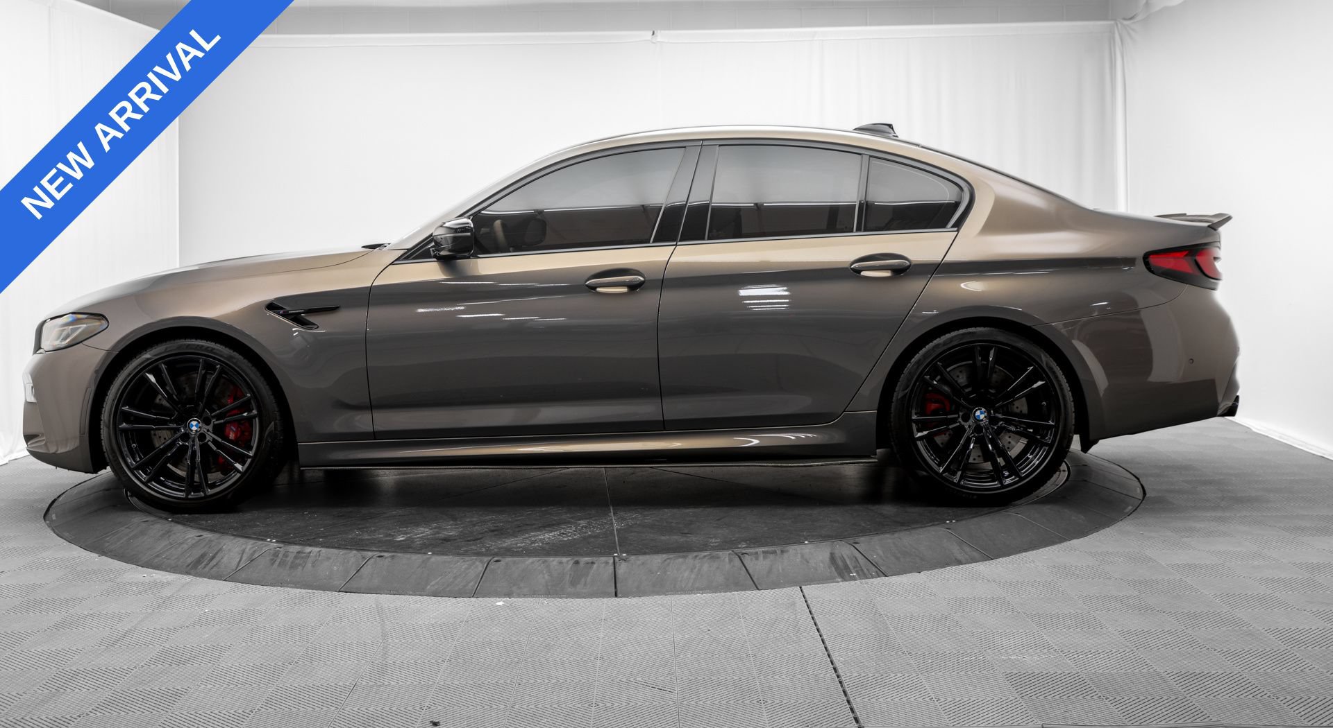 Used 2023 BMW M5 w/ Competition Package AWD/4WD image 4