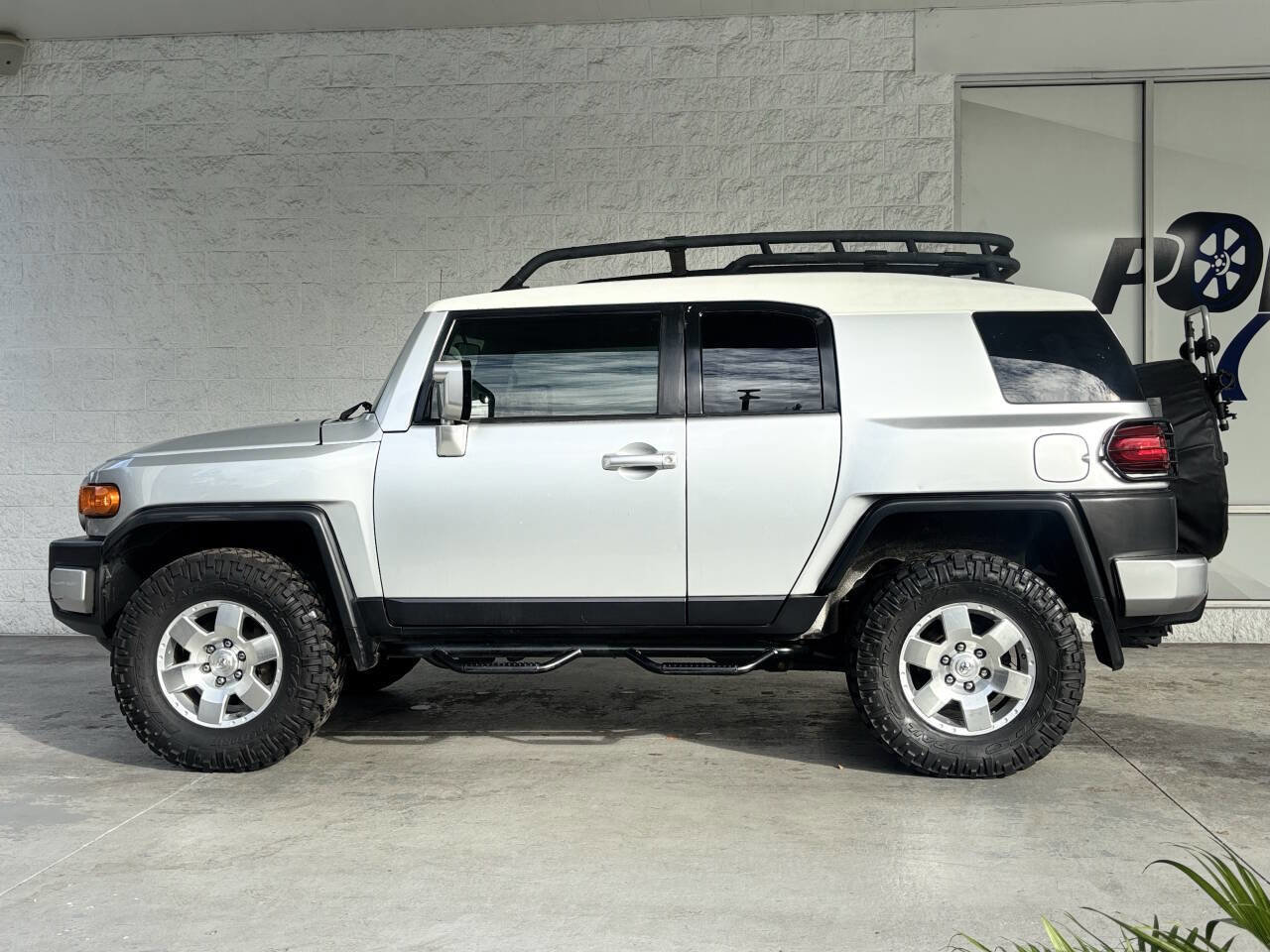 Used 2007 Toyota FJ Cruiser 2WD image 6