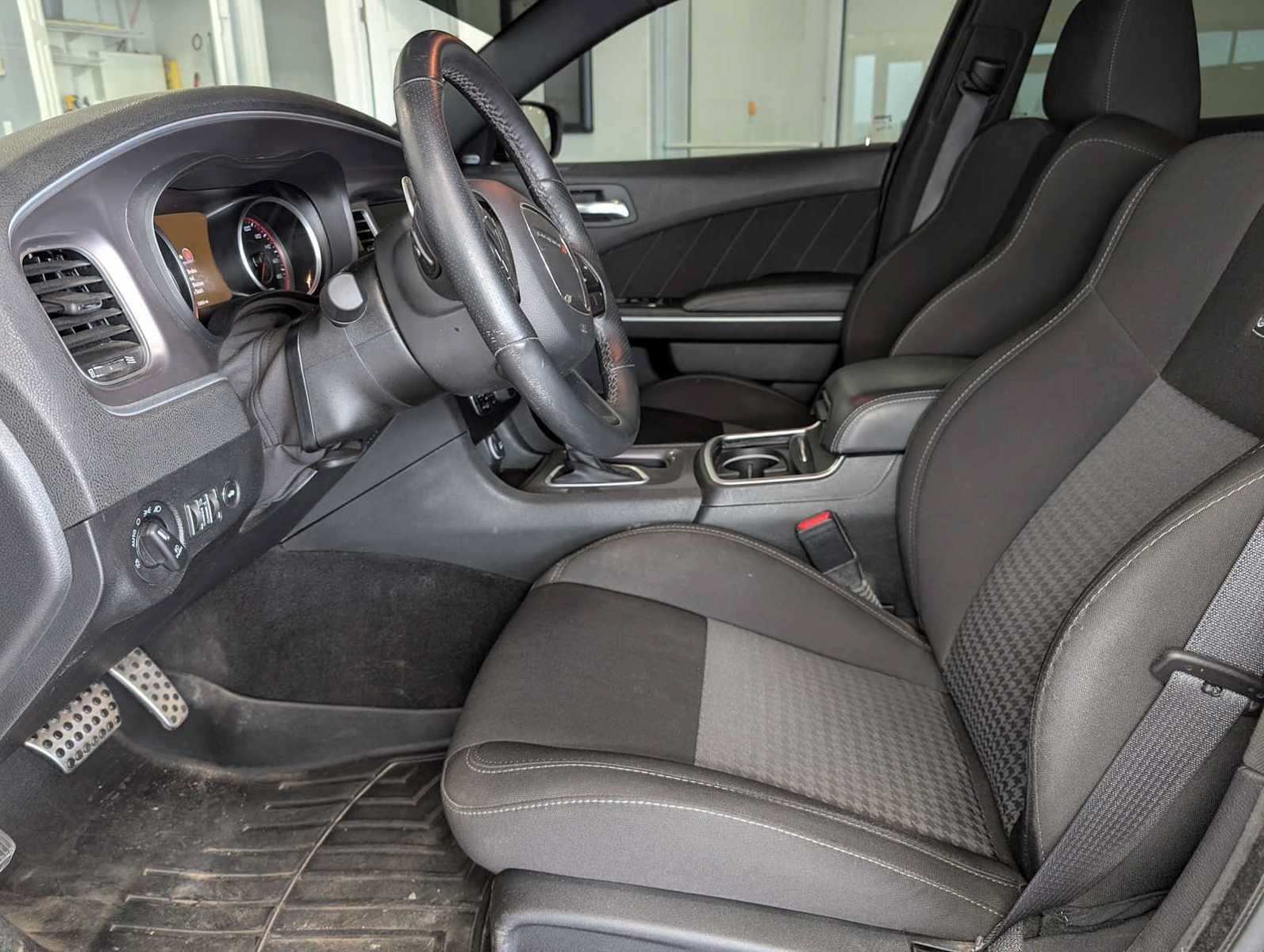 Used 2022 Dodge Charger Scat Pack RWD image 4