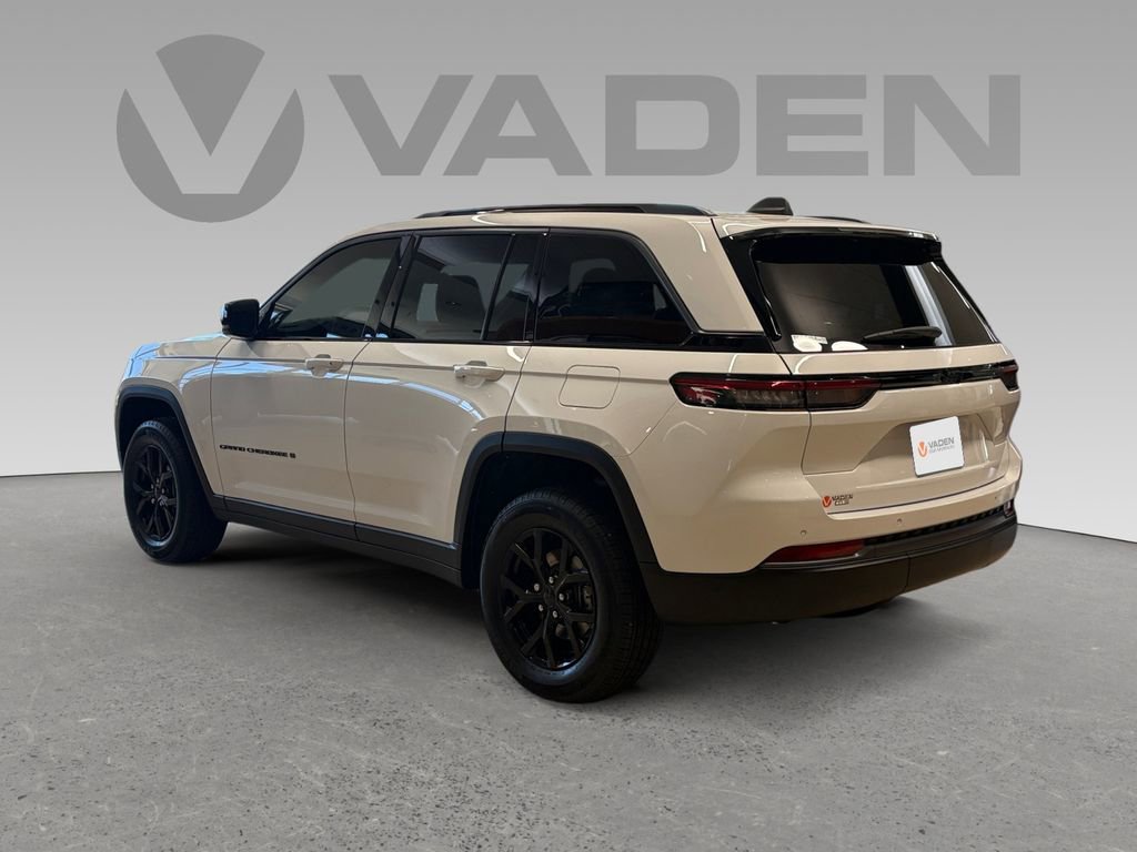 New 2026 Jeep Grand Cherokee Altitude RWD image 20