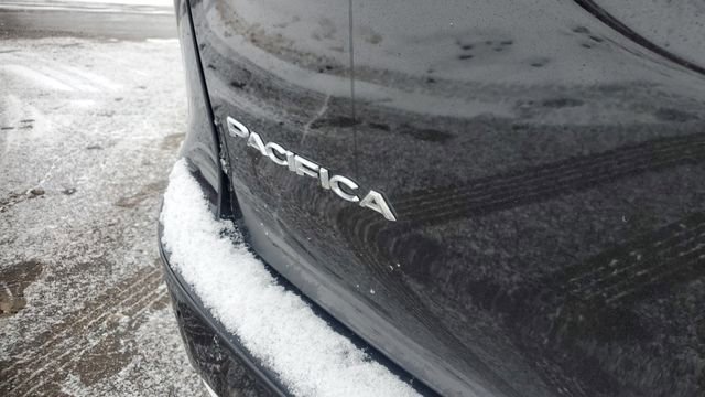 Certified 2024 Chrysler Pacifica Touring-L image 31