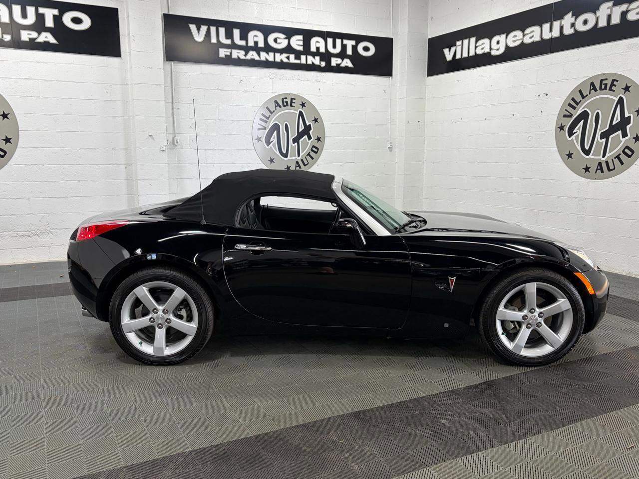 Used 2006 Pontiac Solstice Convertible w/ Premium Package image 11
