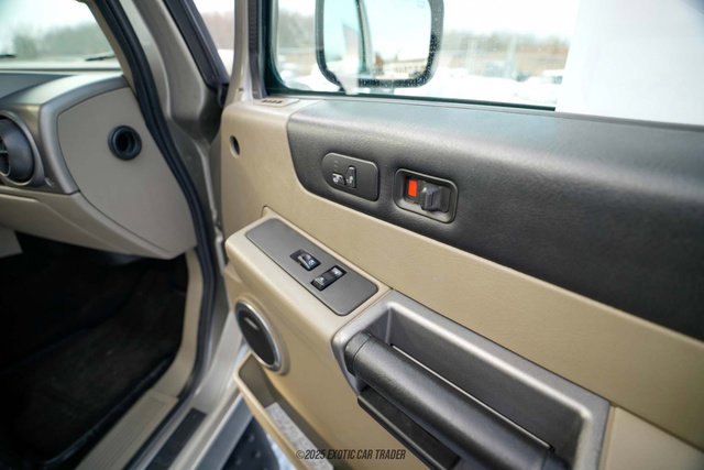 Used 2003 HUMMER H2 w/ Preferred Equipment Group image 43