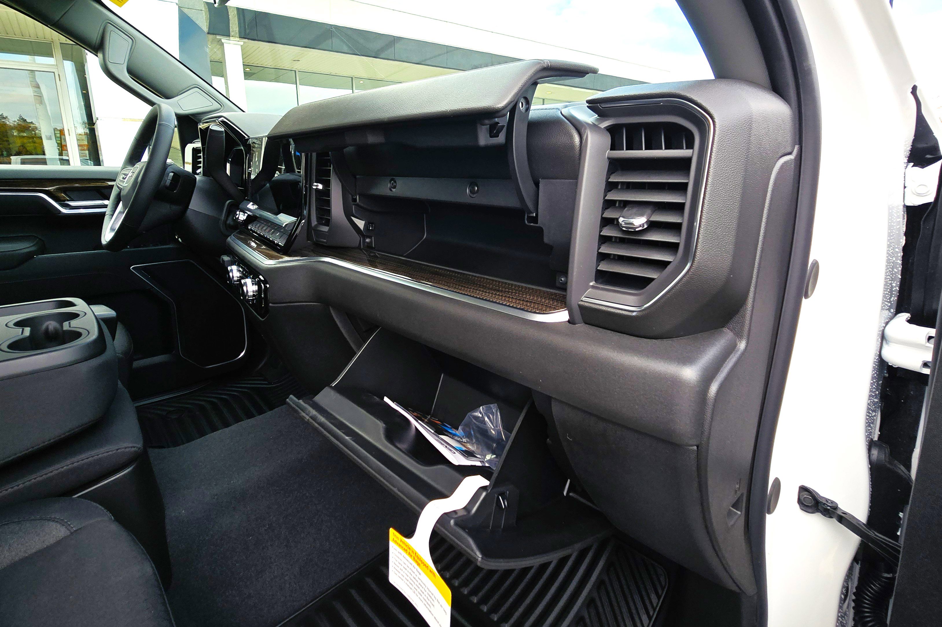 New 2026 GMC Sierra 1500 Elevation image 15