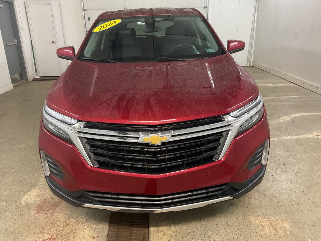 Used 2024 Chevrolet Equinox LT AWD/4WD image 2