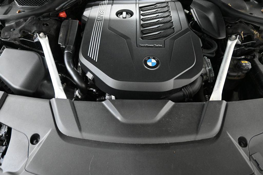 Used 2020 BMW 740i xDrive w/ Premium Package image 37