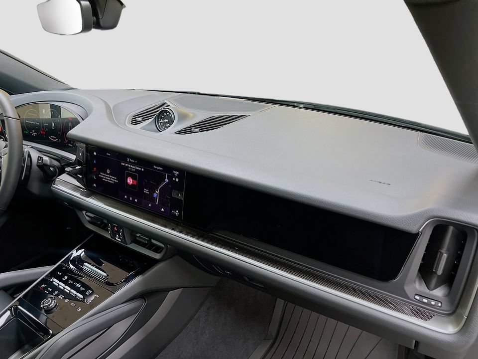 New 2026 Porsche Cayenne Coupe AWD/4WD image 31