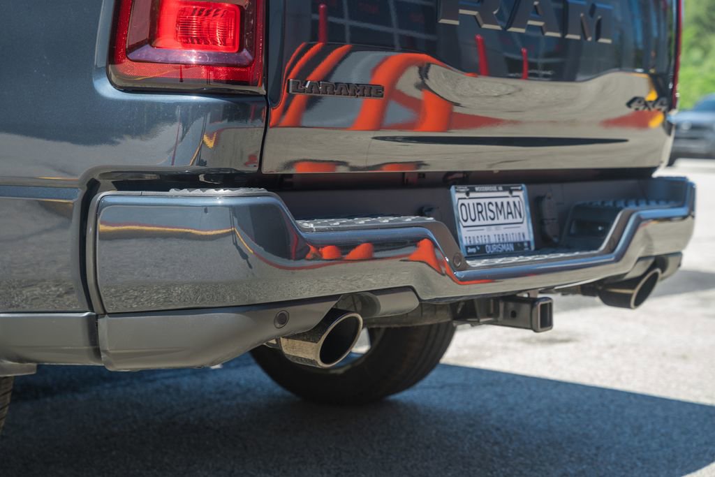 New 2026 RAM 1500 Laramie AWD/4WD image 10