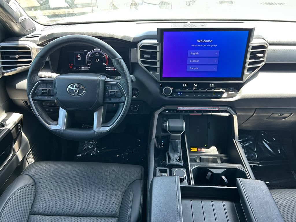 Used 2025 Toyota Tundra Limited AWD/4WD image 18