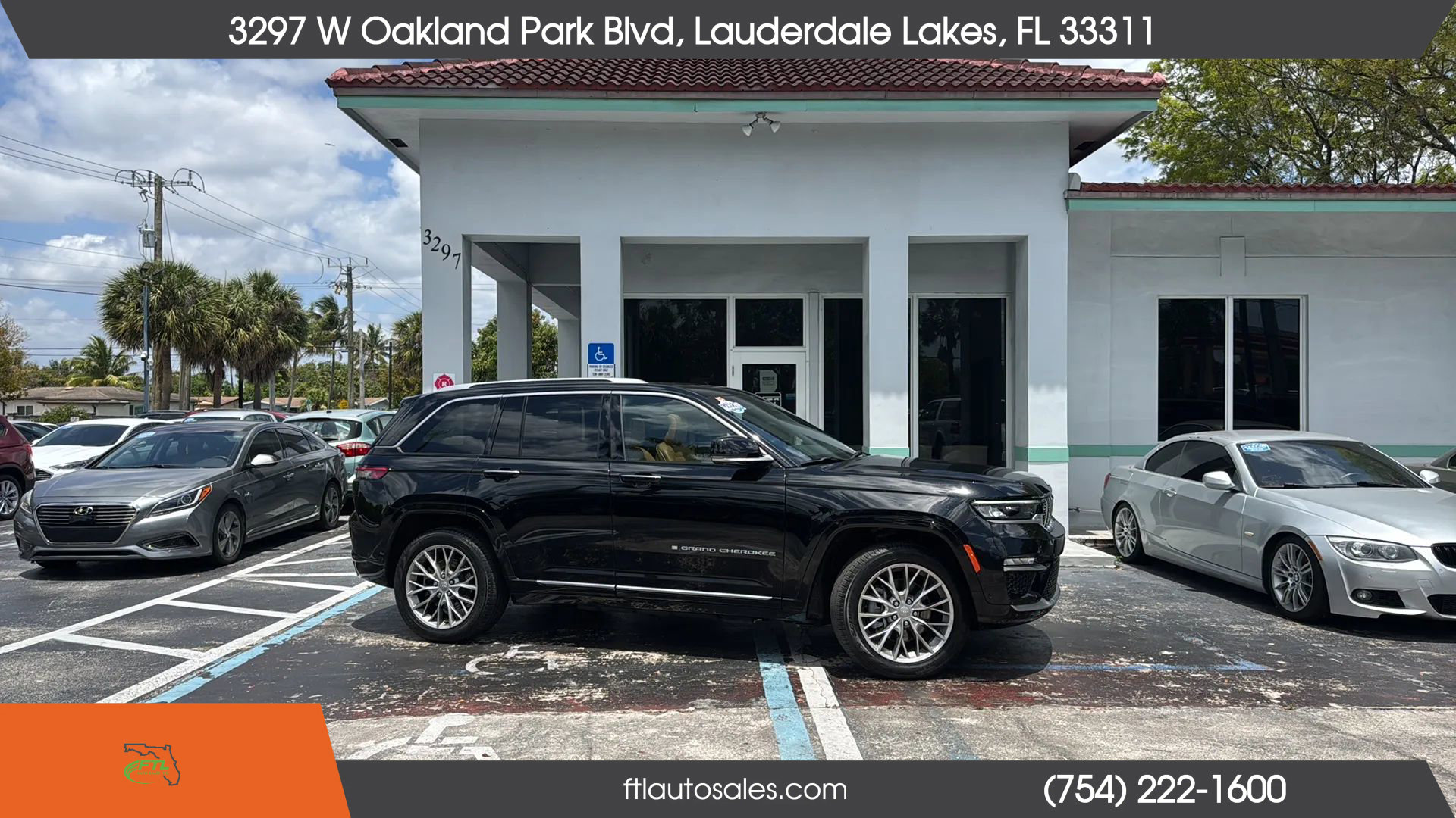 Used 2022 Jeep Grand Cherokee Summit w/ Luxury Tech Group V image 1