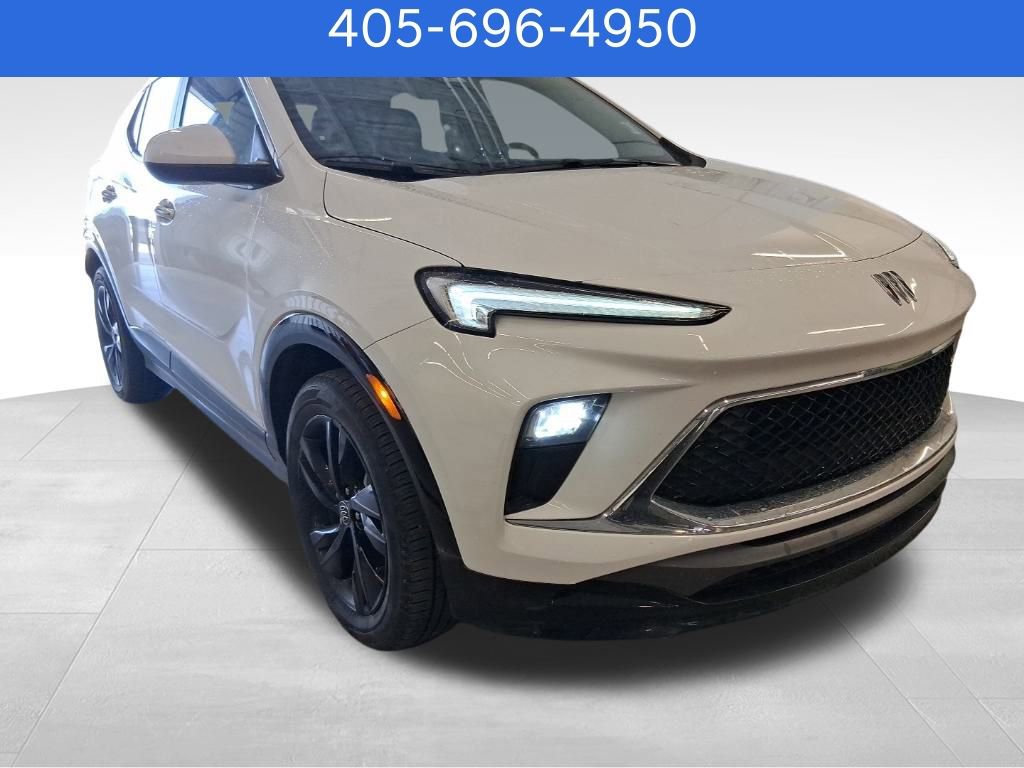 Used 2024 Buick Encore GX Sport Touring image 2