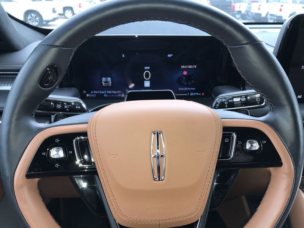 Used 2025 Lincoln Aviator Black Label AWD/4WD image 14