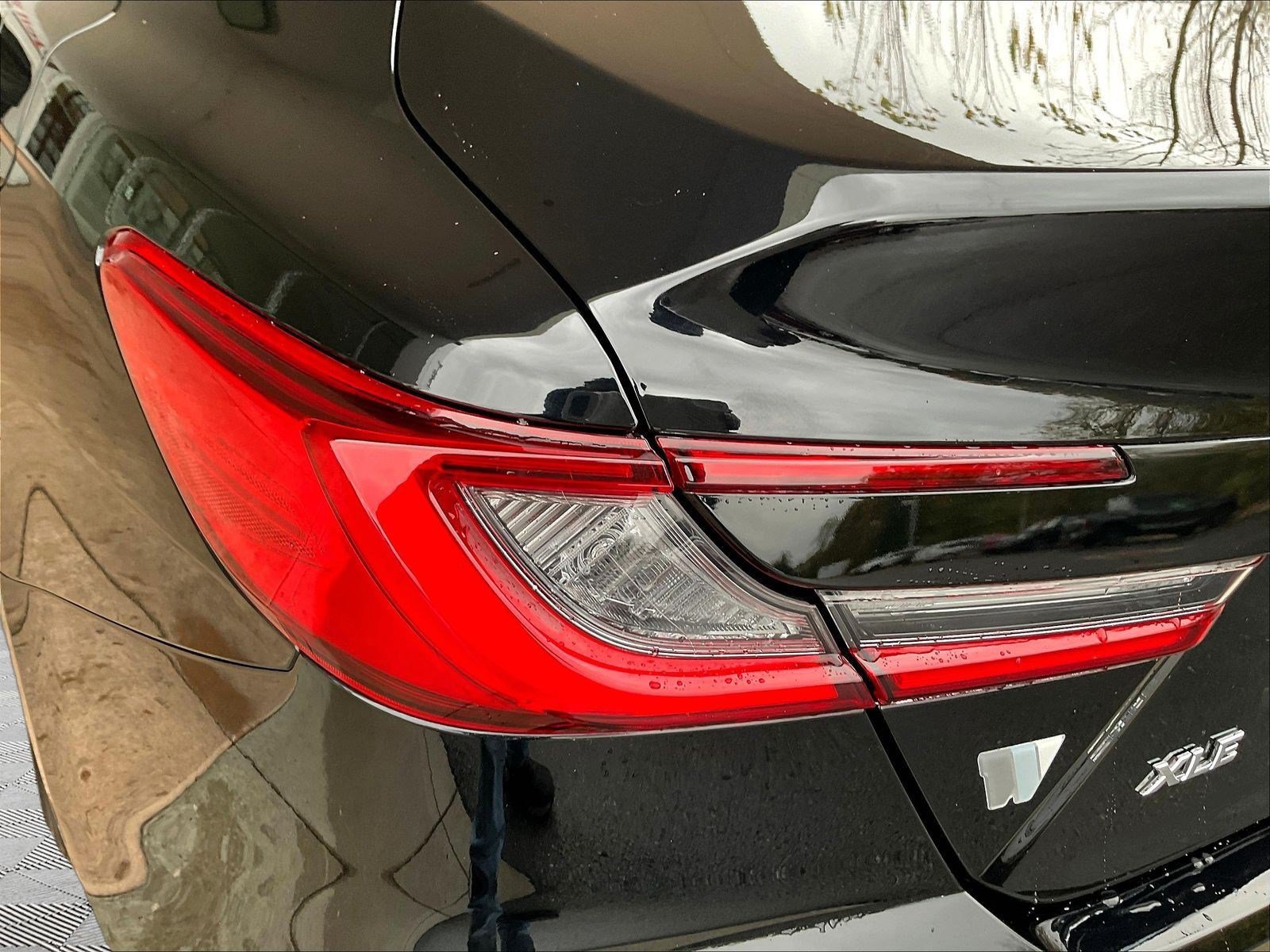 Used 2025 Toyota Camry XLE AWD/4WD image 23